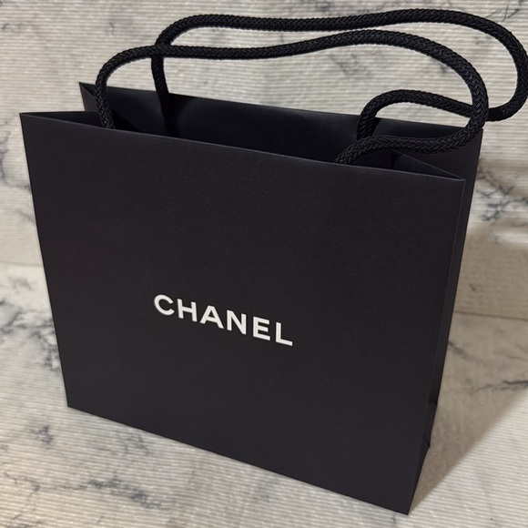 Chanel Black Shopping Bag / Gift Bag - Picture 3 of 9